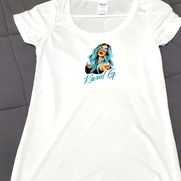 Karol g womans tshirt - Picture 2 of 3